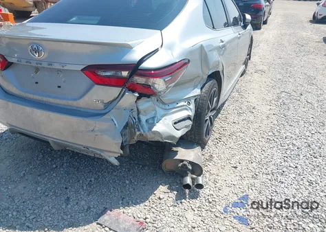 2021 Toyota Camry Se z USA, uszkodzony, nr VIN 4T1G11AK1MU452437